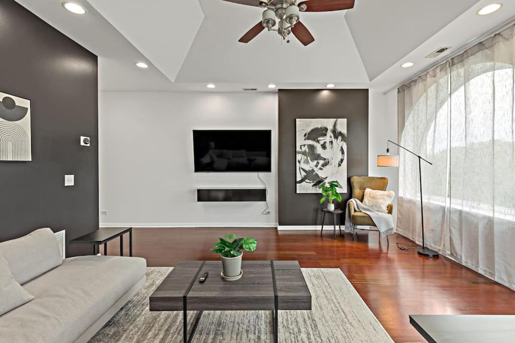 The Penthouse, Lux Stay Near Downtown, Uofc & Lake Chicago Eksteriør billede