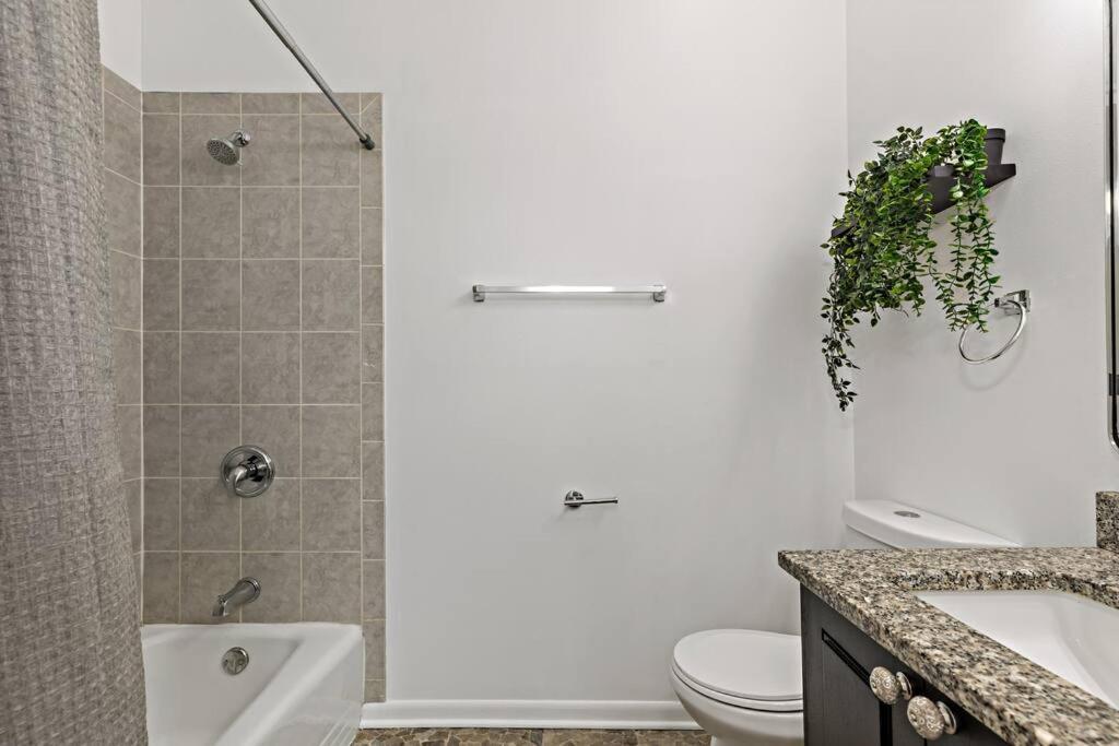 The Penthouse, Lux Stay Near Downtown, Uofc & Lake Chicago Eksteriør billede